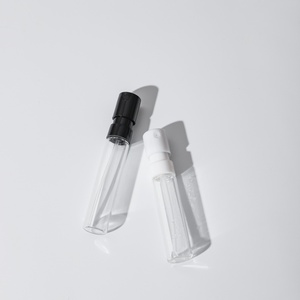 Coffret Cadeau Découverte <span class=keywords><strong>de</strong></span> 8 Parfums <span class=keywords><strong>Extrait</strong></span> <span class=keywords><strong>de</strong></span> <span class=keywords><strong>Parfum</strong></span>, Flacons Vaporisateurs Portables <span class=keywords><strong>de</strong></span> 1,5 ml et 2 ml, Mini Testeurs <span class=keywords><strong>de</strong></span> <span class=keywords><strong>Parfum</strong></span>, Flacons <span class=keywords><strong>de</strong></span> <span class=keywords><strong>Parfum</strong></span> à Pompe Invisible - Product Image 6