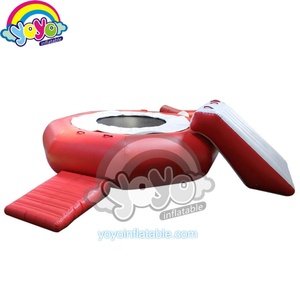 Trampolín Acuático Inflable Novedoso con Escalera Lateral, Material de PVC de 0.9 mm de Grosor, Impresión de Patrón Personalizado para Recreación Acuática - Product Image 1