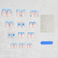 Fournitures pour ongles : Faux ongles à presser carrés, base rose nude brillante, motif Hibiscus 3D bleu et blanc, lignes peintes à la main