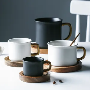 Großhandel moderne design goldenen griff keramik latte kaffee espresso tasse mit bambus untertasse