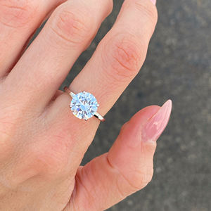 925スターリングシルバー ラウンドブリリアントカット ソリティアダイヤモンドリング レディース カスタム 3ct 5ct モアサナイト ウェディングリング - Product Image 2