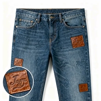 Étiquette de vêtements en cuir PU imprimée et gaufrée personnalisée de haute qualité pour vêtements chaussures sacs Jeans Machines