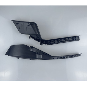 Toyota RAV4 US 19 LE Bouchon de gouttière 53867 0R070 53866 0R070 Pare-pluie de fenêtre de voiture en matériau PP - Product Image 2