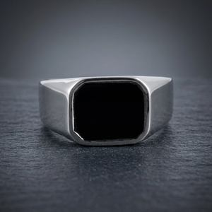 Bague Yunnique en Acier Titane avec Pierre Noire, Sertissage Géométrique, Design Irrégulier, pour Femme, Usage Quotidien, Origine Dongguan - Product Image 3
