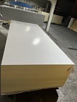 Panneau mural en PVC Charbon de bambou Design moderne Finition brillante Haute résistance aux rayures Imperméable pour salon