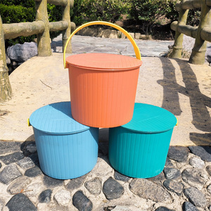 Cubo Pequeño Multiusos de Plástico con Tapa 26x20cm para Uso Diario, Colores Surtidos - Product Image 3