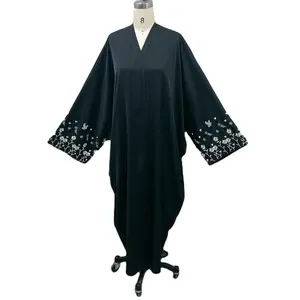 Bonne qualité Turquie malaisie tissu noir longue style ouvert papillon fleur coeur broderie sur manchette femmes abaya pour musulman