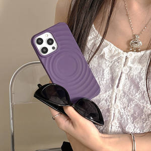 Funda de silicona de color sólido con patrón ondulado para iPhone 17, tacto suave, carga magnética, para Apple 16, cubierta protectora a prueba de golpes - Product Image 5