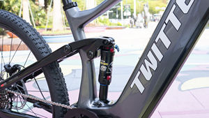 2025 nuevo LIAO Venta caliente EM10 Mid Drive Ebike eléctrico <span class=keywords><strong>MTB</strong></span> inalámbrico Bafang Mid Drive bicicletas de montaña de suspensión completa para la venta - Product Image 4