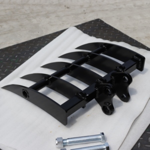 Accessoires pour mini-excavatrices à vendre – Godet, Râteau, Ripper, Tarière, Équipement abordable pour usage domestique - Product Image 1