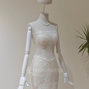 LY129 Robe de mariée sirène moderne avec appliques florales en cristal, broderies, col bateau, sans manches, motif en dentelle et traîne chapelle - Product Image 5