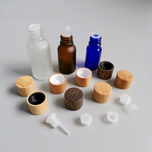 Bouchon en bambou <span class=keywords><strong>18</strong></span> mm Bouchon à vis en bambou Bouchon en bois avec réducteur d'orifice de prise de gouttes pour emballage cosmétique - Product Image 4