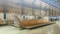 Restaurant en conteneur préfabriqué avec un aménagement multifonctionnel, comptoir de bar et salle à manger privée pour une entreprise de restauration polyvalente