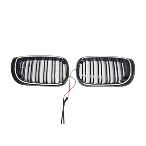Parrilla iluminada de doble línea para BMW E46 2002-2005, material ABS con clips para versión de 4 puertas - Product Image 2
