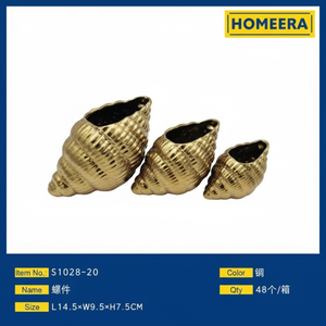 Set di decorazioni per la casa moderna di tre oggetti decorativi in ceramica dorata disponibili all'ingrosso - Product Image 1