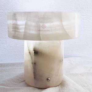 โคมไฟหินธรรมชาติหยกโอนิกซ์หรูหราสำหรับตกแต่งโต๊ะข้างเตียง - Product Image 1