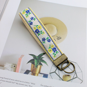 <span class=keywords><strong>Porte</strong></span>-clés <span class=keywords><strong>en</strong></span> tissu brodé floral durable, <span class=keywords><strong>porte</strong></span>-clés de voiture, <span class=keywords><strong>porte</strong></span>-clés <span class=keywords><strong>fait</strong></span> <span class=keywords><strong>main</strong></span>, cadeau d'anniversaire pour femme - Product Image 5