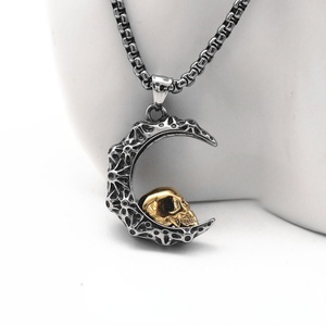 จี้พระจันทร์สไตล์พังก์, จี้หัวกะโหลกไทเทเนียมสีทองสำหรับผู้ชายและผู้หญิงแบบปรับแต่งได้, ขายส่ง, เครื่องประดับผู้ชาย - Product Image 4