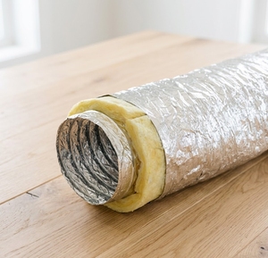 Conducto de Aire Flexible de Aluminio Resistente al Agua con Aislamiento de Lana de Vidrio de 25 mm para Sistemas de Refrigeración HVAC de Alta Calidad - Product Image 1