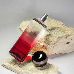 Flacone per Profumo Personalizzabile 100ml, Sottile e Alto con Fondo Spesso, in Vetro con Tappo Nero - Product Image 4