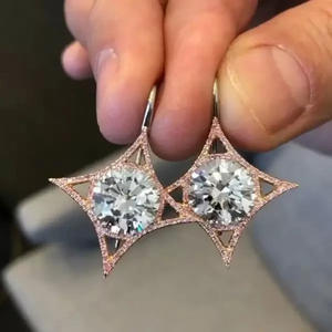 Orecchini in Oro Rosa con Diamanti Taglio Brillante Rotondo Colore D Diamante Naturale Gioielli di Lusso da Sposa per Donna - Product Image 3