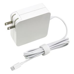 Adaptador de Corriente USB-C de 65W para MacBook, Cargador para Portátil con Cable, Diseño Portátil - Product Image 1