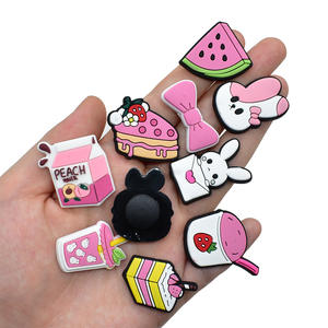 เครื่องประดับรองเท้าแบบใหม่ ดีไซน์หรูหรา สไตล์ดีไซเนอร์ ทำจากพลาสติก ประดับด้วยคริสตัลและของตกแต่งสีชมพู รับผลิตตามสั่งจำนวนมาก - Product Image 6