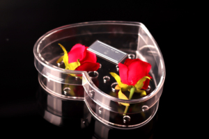 High Quality Love Heart Shape Acrylic Box Flower Transparent