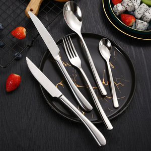Vente en gros de fourchettes épaisses luxueuses, <span class=keywords><strong>couteau</strong></span> <span class=keywords><strong>et</strong></span> cuillère, ensemble de couverts en acier inoxydable, ensemble de couverts <span class=keywords><strong>et</strong></span> d'argenterie - Product Image 1