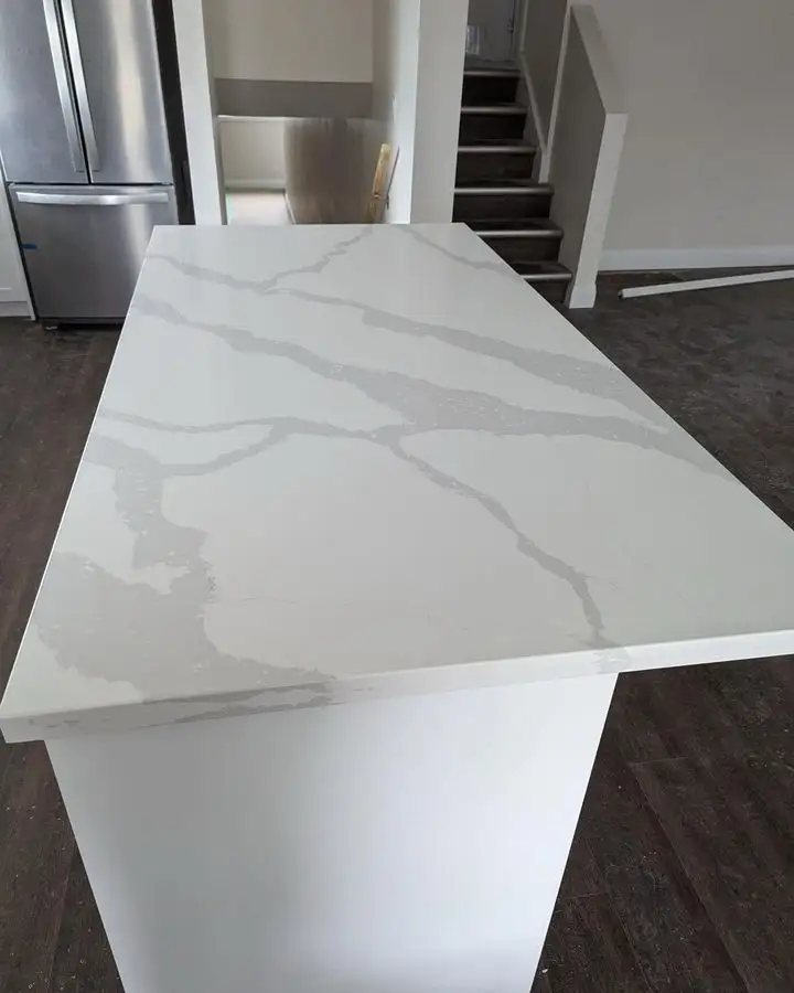 YD batu buatan Calacatta kuarsa lempeng dapur meja putih kuarsa dapur atas