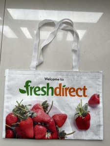 ถุงช้อปปิ้งผ้า PP ทอจากวัสดุรีไซเคิล พิมพ์กราเวียร์ เคลือบ BOPP สำหรับของขวัญและงานฝีมือ - Product Image 6