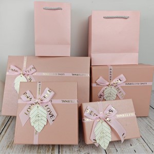 Caja de Regalo con Lazo Decorativo de Hojas Rosas en Oferta, Caja de Regalo de Papel Rígido con Asa para Bodas, Fiestas y Empresas - Product Image 1