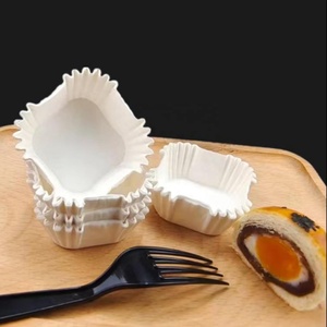 Mini moules à cupcakes carrés en papier blanc enduit, sans odeur, jetables, pour la pâtisserie, petits emballages pour gâteaux, pour <span class=keywords><strong>mariage</strong></span> et fête - Product Image 1