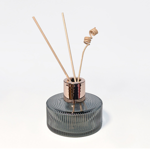 Botella difusora de vidrio de 100ml de gran venta, cilíndrica plana de la mejor calidad con tapón de rosca para aromas - Product Image 2