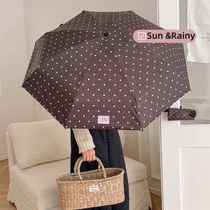 Mini parapluie portable de style coréen à pois, revêtement anti-UV noir, parapluie pliable pour femmes, soleil et pluie, <span class=keywords><strong>parasol</strong></span> de voyage - Product Image 2