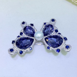 Broche de Cristal Hecho a Mano de Zhuji, Joyería de Perlas de Agua Dulce de Alta Gama para Mujer, con Hebilla Antideslumbrante - Product Image 3