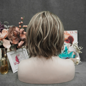 Parrucca Corta Bob con Riflessi Biondo Miele, Consegna Notturna, <span class=keywords><strong>Parrucche</strong></span> Sintetiche in Fibra Premium con Frontale in Pizzo - Product Image 3