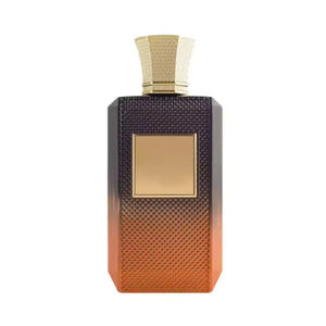 Parfum féminin en spray de 100 ml, senteur <span class=keywords><strong>bois</strong></span>ée, avec une fragrance longue durée et une mélange de notes fruitées douces, fraîches et épicées. - Product Image 1