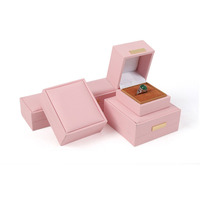 Boîtes cadeaux magnétiques personnalisées en gros, boîtes à couvercle en cuir avec inserts en mousse de velours pour l'emballage de bijoux