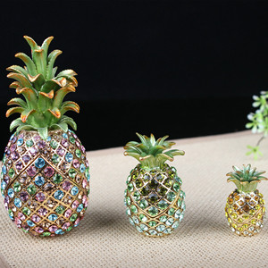 LUYI Nouveauté Tendance : Boîte à Bijoux Créative en Métal Émaillé, Motif Ananas Diamanté, Idéale pour la Décoration Intérieure - Product Image 2