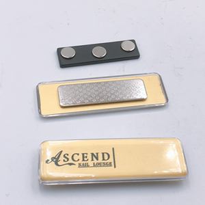 Placa de Identificación Reutilizable con Cubierta Magnética para Lentes - Product Image 2