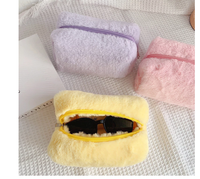 Vente en gros PURDORED Mignon Fourrure Trousse de Maquillage pour Femmes Fermeture Éclair Grand Sac Cosmétique de Couleur Unie Voyage Maquillage Trousse de Toilette Pochette de Lavage
