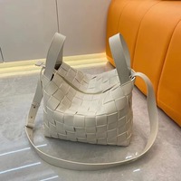 Sac à bandoulière élégant et spacieux pour femme, en cuir de vachette double tissé à la main, avec fermeture éclair, couleur unie, idéal pour les trajets quotidiens