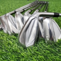 Nouveaux fers de golf 923 Premium pour l'amélioration des performances, avec technologie PurFlex Cavity Badge, pour un lancement optimal, des fers longs et un maintien constant des intervaleurs de distance.