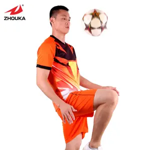 2019 ZHOUKA 60% Grande Vente De Haute Qualité Pas Cher À La Mode Orange Hommes Sportswear Maillot De Football