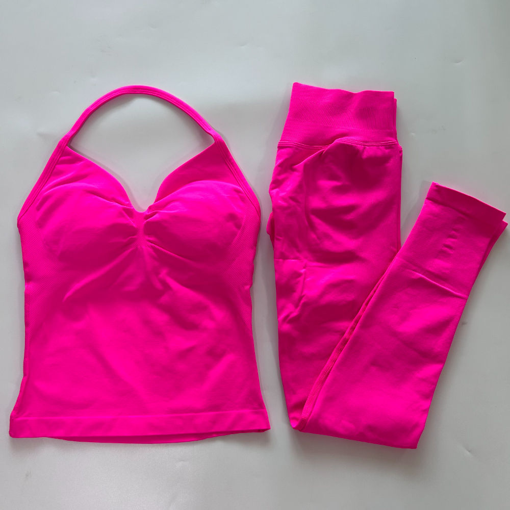 สีแดงม่วง