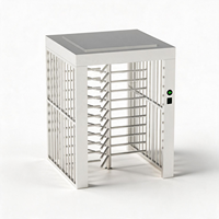 Portillon de sécurité industriel pleine hauteur avec lecteur de carte RFID anti-collision pour accès aux parcs industriels, entreprises et administrations