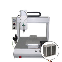 Machine de traitement du cuivre CNC pour ligne de production de dissipateurs thermiques