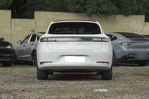 Vente chaude <span class=keywords><strong>Seres</strong></span> AITO M5 2025 Model Range-Extended Ultra AWD Edition SUV de taille moyenne <span class=keywords><strong>5</strong></span> places New Energy Long Range Car - Product Image 3