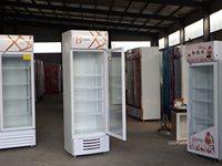 Réfrigérateur professionnel à deux portes et double vitrine en acier inoxydable